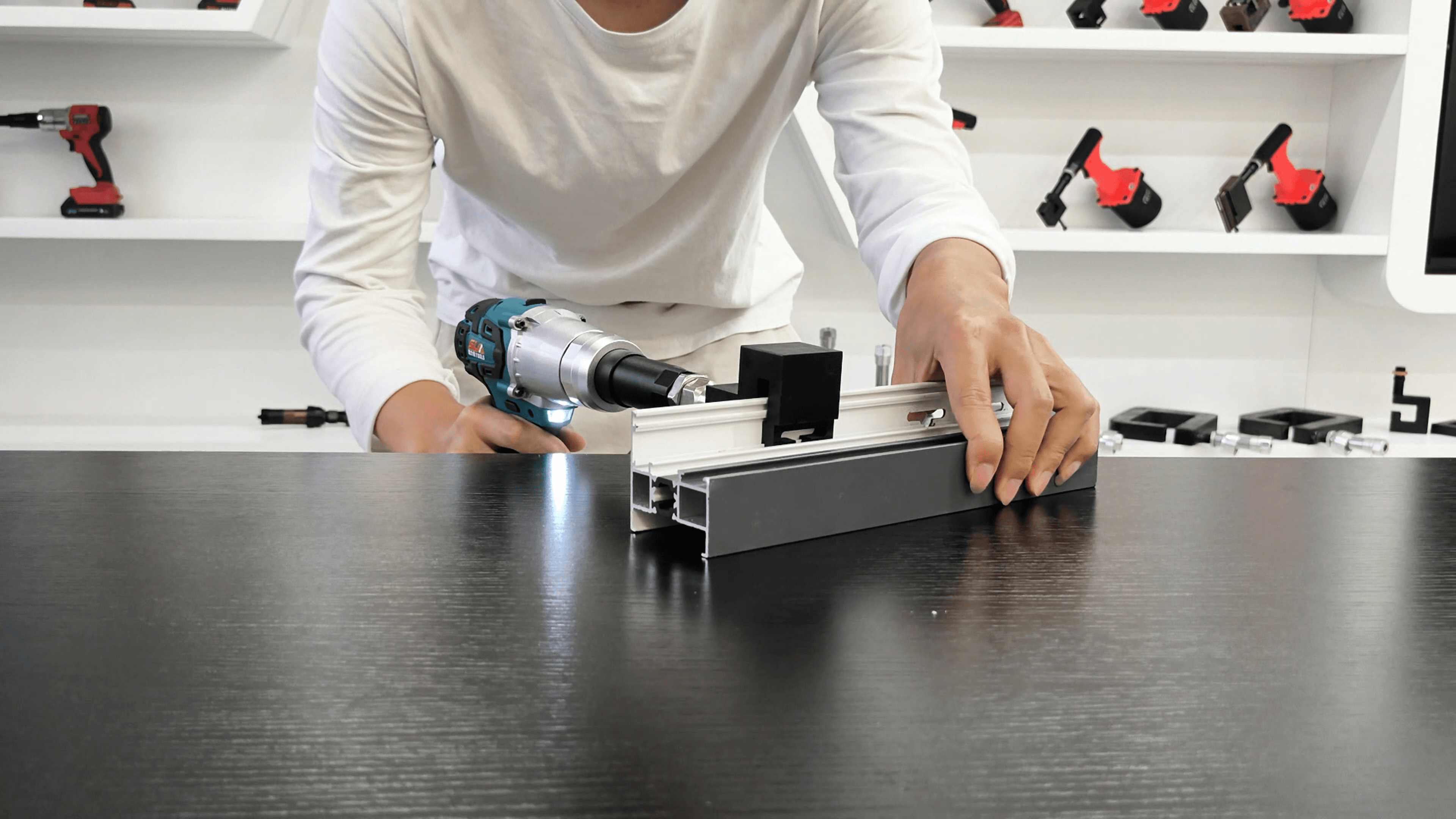 Electric Punching Machine - Aluminum Punching Display